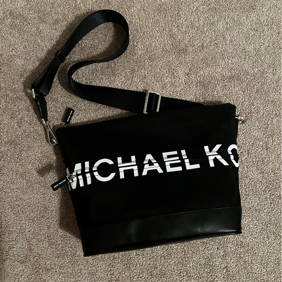Michael Kors Handbags - Micheal Kors Bag